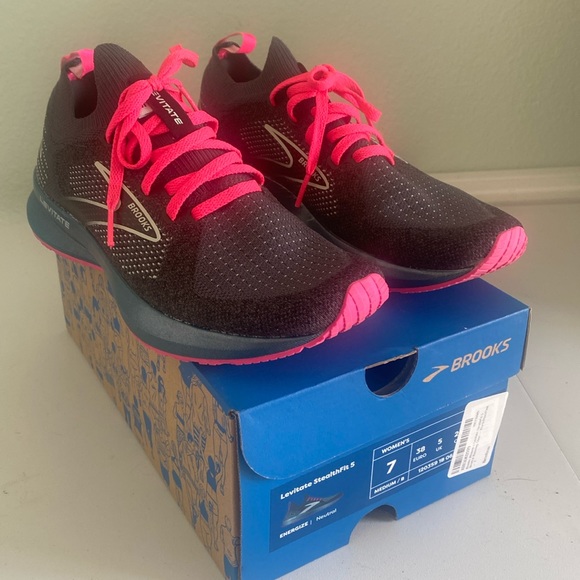 brooks stealthfit 5 levitate energize neutral size 7 running navy blue pink new - Picture 2 of 7
